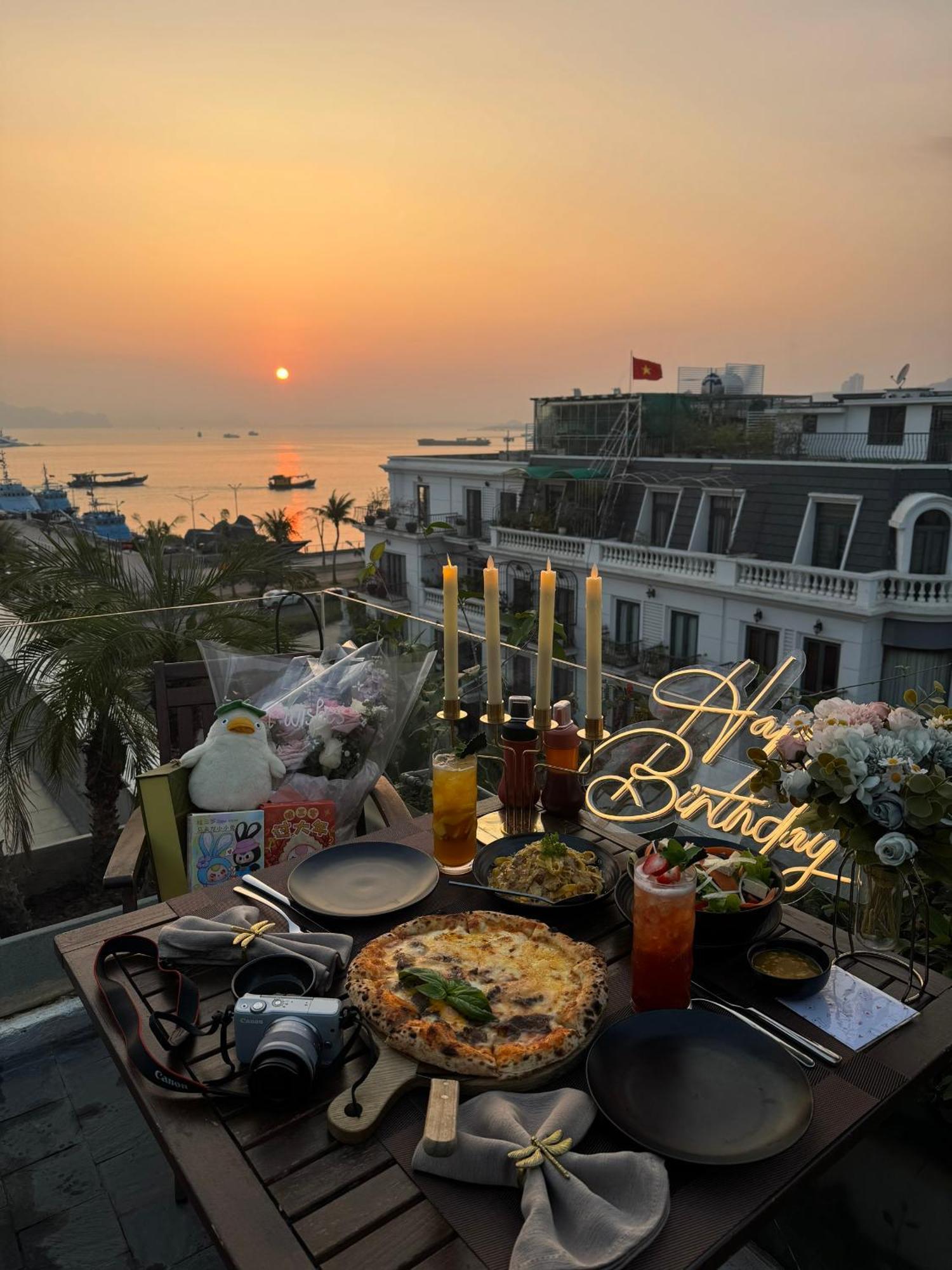 Deja Vu House Ha Long Hotel Exterior photo
