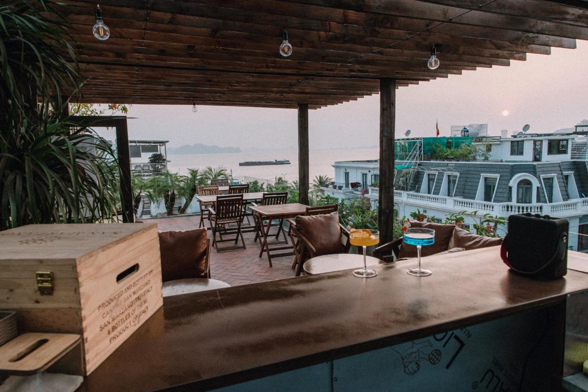 Deja Vu House Ha Long Hotel Exterior photo